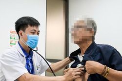 Quỹ BHYT chi nhiều hơn, nguồn tiền từ đâu để bảo đảm bền vững?