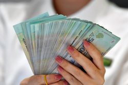 Thông tin mới về trường hợp được trả lương bằng tiền mặt từ 5 triệu đồng