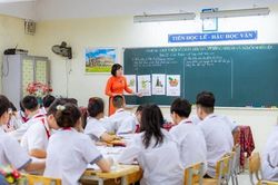 Trường s&aacute;p nhập, ph&oacute; hiệu trưởng nghỉ việc c&oacute; được trợ cấp kh&ocirc;ng?
