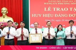 Các địa phương Hà Tĩnh trao Huy hiệu Đảng dịp 2/9