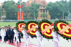 L&atilde;nh đạo Đảng, Nh&agrave; nước v&agrave;o Lăng viếng Chủ tịch Hồ Ch&iacute; Minh dịp Quốc kh&aacute;nh