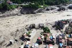 Lũ lụt ở Nepal-Tây Tạng khiến ít nhất 1.860 người chết, mất tích khi nguy cơ mới cận kề