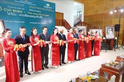 Triển lãm 'Hồ Chí Minh - Chân dung một con người' tại Lào