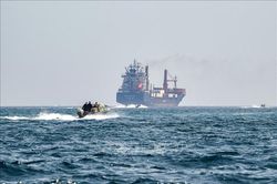 CENTCOM tuy&ecirc;n bố Mỹ ho&agrave;n tất r&agrave; ph&aacute; thủy l&ocirc;i tại eo biển Hormuz