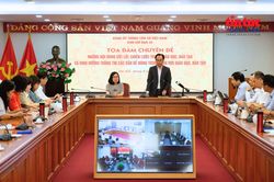 Bộ trưởng Bộ Gi&aacute;o dục v&agrave; Đ&agrave;o tạo Ho&agrave;ng Minh Sơn chia sẻ những vấn đề cốt l&otilde;i của ng&agrave;nh gi&aacute;o dục