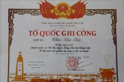 Trao bằng 'Tổ quốc ghi công' tri ân các liệt sĩ