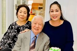 Hạnh phúc của NSND Hồng Vân tuổi 60