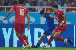 HLV Kim Sang Sik đánh giá cao cầu thủ Thái Lan, tuyển Việt Nam phải cải thiện