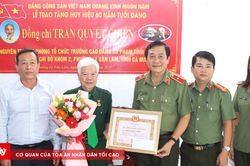 60 năm tuổi Đảng - dấu son của những người trọn niềm tin