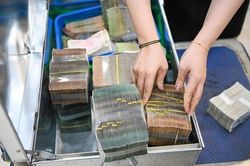 Đa phần doanh nghiệp vẫn đứng ngo&agrave;i d&ograve;ng vốn t&iacute;n dụng ng&acirc;n h&agrave;ng