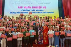 An Giang nâng nghiệp vụ dàn dựng văn nghệ quần chúng cho 124 học viên