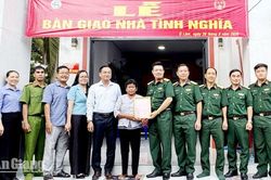 Ô Lâm trao nhà Tình nghĩa cho thân nhân liệt sĩ