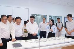B&iacute; thư Tỉnh ủy Bắc Ninh Nguyễn Hồng Th&aacute;i thăm, l&agrave;m việc tại trụ sở ch&iacute;nh Tập đo&agrave;n Goertek (Trung Quốc)