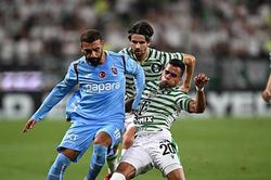 Ferencvaros vùi dập Trabzonspor 4-0 tại Europa League: Mohamed Salah bất lực vì 2 thẻ đỏ