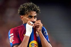 Lamine Yamal thất vọng sau trận thắng Athletic Club, đồng đội tại Barcelona lập tức động viên