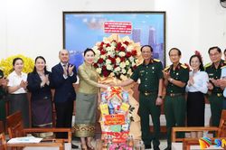 Tổng Lãnh sự Lào tại Đà Nẵng thăm, chúc mừng Hội Cựu chiến binh thành phố