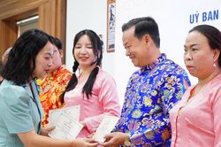 Hơn 40 học vi&ecirc;n ho&agrave;n th&agrave;nh tập huấn h&ocirc; h&aacute;t b&agrave;i ch&ograve;i tại phường Thanh Kh&ecirc;