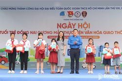 S&ocirc;i nổi Ng&agrave;y hội Tuổi trẻ Đồng Nai gương mẫu thực hiện văn h&oacute;a giao th&ocirc;ng