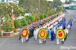 Lãnh đạo tỉnh Đồng Tháp dâng hoa, dâng hương tại Nghĩa trang liệt sĩ Tiền Giang