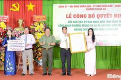 Trung An đ&oacute;n nhận danh hiệu phường An to&agrave;n khu