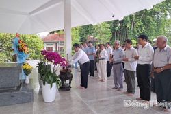 Văn ph&ograve;ng UBND tỉnh Đồng Th&aacute;p họp mặt nh&acirc;n Ng&agrave;y truyền thống