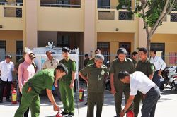 Ra mắt mô hình “Tổ liên gia an toàn PCCC” và “Điểm chữa cháy công cộng” tại Phường Quy Nhơn Nam