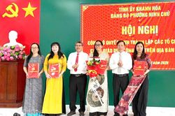 Phường Ninh Chử c&ocirc;ng bố quyết định th&agrave;nh lập c&aacute;c tổ chức đảng tại cơ sở gi&aacute;o dục c&ocirc;ng lập