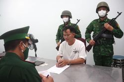 Bộ đội Bi&ecirc;n ph&ograve;ng bắt giữ 9 đối tượng li&ecirc;n quan đến tổ chức xuất, nhập cảnh tr&aacute;i ph&eacute;p