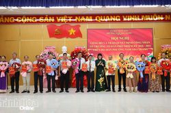 Phường Nam Nha Trang c&ocirc;ng bố v&agrave; trao quyết định c&ocirc;ng nhận tổ trưởng c&aacute;c tổ d&acirc;n phố