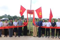 Khánh thành công trình “Thắp sáng đường thôn” tại xã Thống Nhất