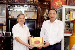 Ph&oacute; B&iacute; thư Thường trực Tỉnh ủy Ho&agrave;ng Giang thăm, tặng qu&agrave; c&aacute;c đồng ch&iacute; nguy&ecirc;n l&atilde;nh đạo tỉnh nh&acirc;n dịp Quốc kh&aacute;nh 2/9