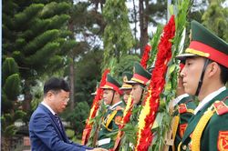 Lãnh đạo tỉnh Lâm Đồng tri ân các Anh hùng liệt sĩ tại Nghĩa trang Liệt sĩ Đắk Nông