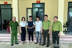 Người dân tự nguyện giao nộp cá thể rùa Sa Nhân quý hiếm