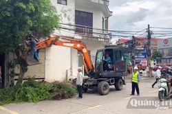 Quyết liệt giải tỏa hành lang an toàn giao thông