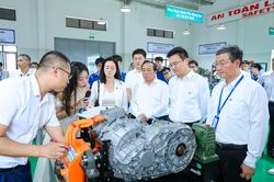 UNETI khai trương xưởng thực hành đào tạo ngành ô tô năng lượng mới: Tăng cường hợp tác quốc tế, gắn đào tạo với thực tiễn