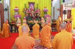Chư vị lãnh đạo Hội đồng Trị sự GHPGVN tưởng niệm Trưởng lão Hòa thượng Thích Minh Châu nhân lễ tiên thường