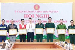 Th&aacute;i Nguy&ecirc;n: Khen thưởng 11 tập thể, c&aacute; nh&acirc;n cứu hộ vụ lật thuyền tại đập tr&agrave;n T&acirc;n Th&aacute;i