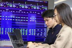 Chứng khoán ngày 28/8: VN-Index giữ nhịp tăng, tiến gần vùng kháng cự 1.850 điểm