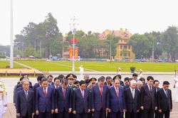 L&atilde;nh đạo Đảng, Nh&agrave; nước, Bộ C&ocirc;ng an v&agrave;o Lăng viếng Chủ tịch Hồ Ch&iacute; Minh nh&acirc;n Quốc kh&aacute;nh 2/9