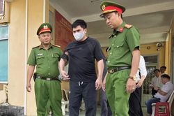 Trả lời trước toà, tài xế xe tải tông chết nữ sinh 'không nhớ mình tên gì'