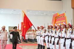 Công bố Quyết định thành lập Công an thành phố Quảng Ninh