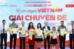 Trao giải cuộc thi viết 'Kể câu chuyện Việt Nam', đưa giá trị Việt ra thế giới