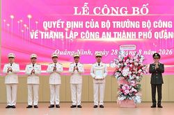 C&ocirc;ng bố Quyết định th&agrave;nh lập C&ocirc;ng an th&agrave;nh phố Quảng Ninh