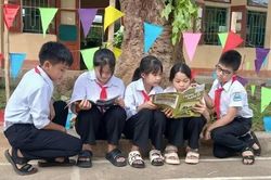 Thanh Hóa trang bị sách giáo khoa cho học sinh 6 trường nội trú khu vực biên giới