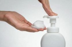Bộ Y tế thu hồi 2 l&ocirc; dung dịch vệ sinh phụ nữ được x&aacute;c định l&agrave; h&agrave;ng giả