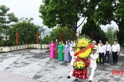 Phường Nùng Trí Cao dâng hương tưởng niệm các anh hùng liệt sĩ nhân dịp Quốc khánh 2/9