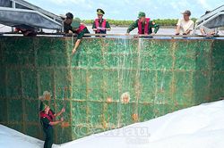 Phát hiện sà lan chở hơn 405 tấn phân Urê không rõ nguồn gốc
