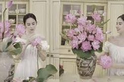 Không cần mâm cỗ xa hoa, 'mỹ nhân nụ cười' Hương Liên vẫn gây chú ý bởi một chi tiết 'ghi điểm' trong ngày Rằm tháng 7