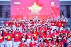 'Cùng Việt Nam tiến bước' 2026:  Lực lượng Công an cùng Nhân dân TPHCM lan tỏa tinh thần yêu nước và lối sống xanh
