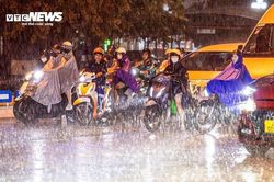 Dự báo thời tiết Hà Nội hôm nay 28/8: Ngày nắng gián đoạn, đêm mưa rào
